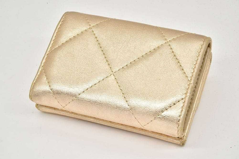 CHANEL 19 シャネル CHANEL19 スモールフラップ ウォレット ラムスキン