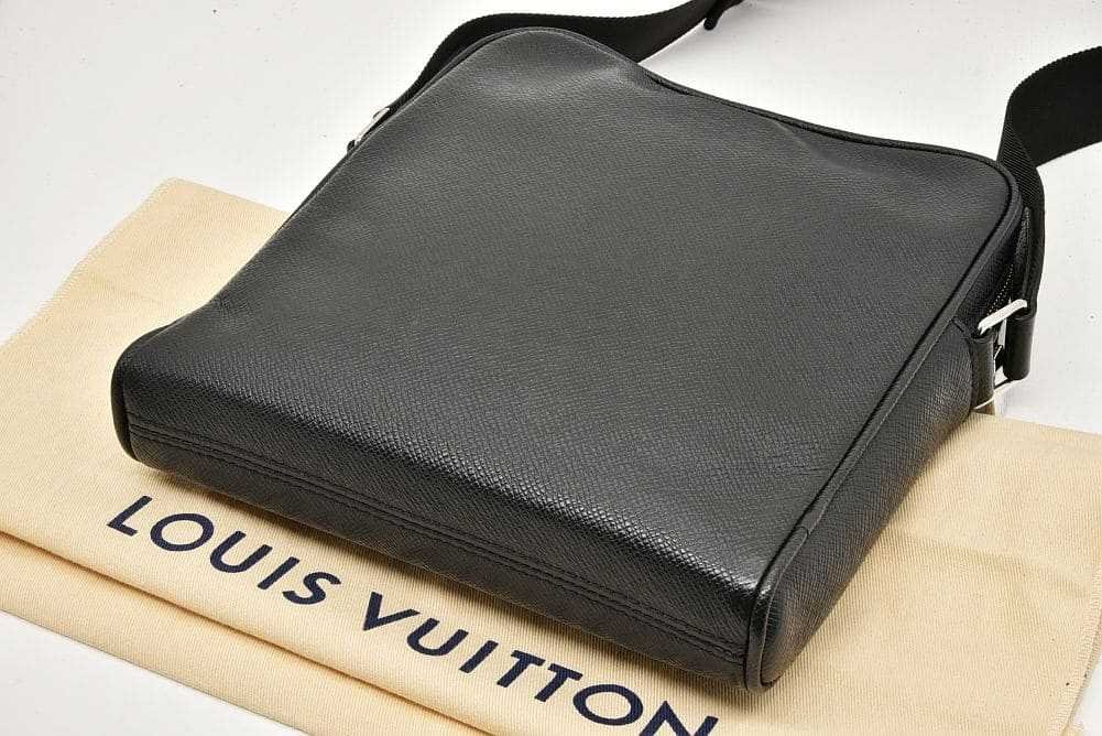 LOUIS VUITTON ヴィトン タイガ メッセンジャーPPM ショルダー
