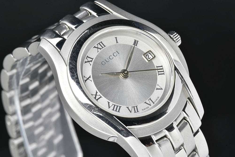 【超美品】GUCCI クォーツ腕時計 シルバー 楽天市場】【ウォッチ】GUCCI グッチ デイト シルバー文字盤 SS