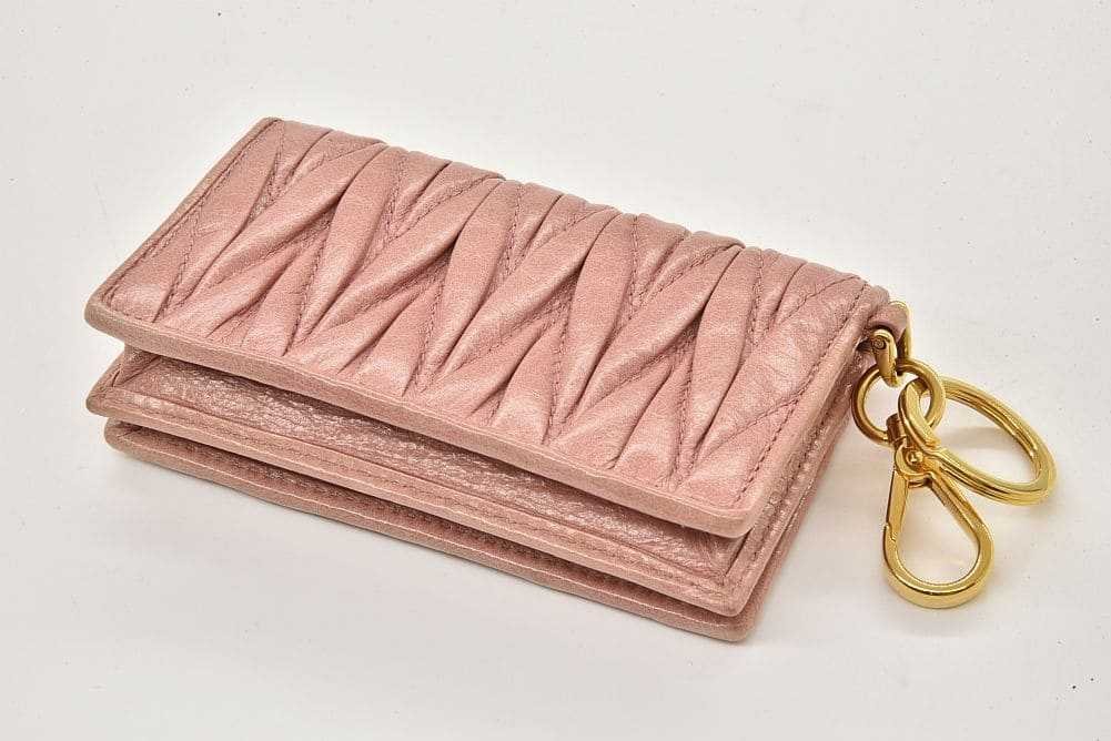 miu miu（ミュウミュウ） マテラッセ キーリング付き カードケース