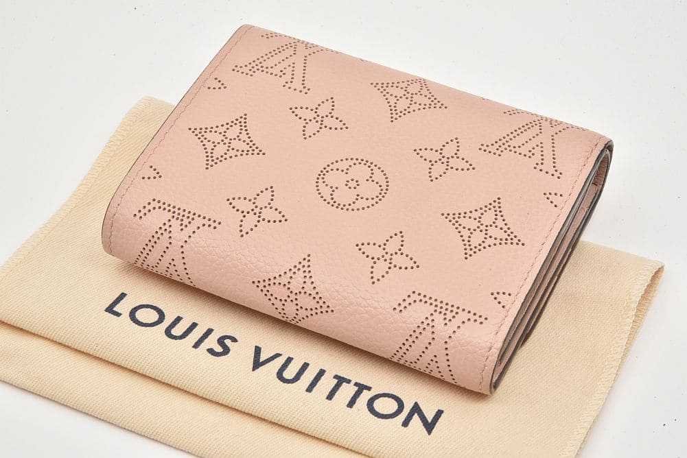 ルイヴィトン イリス コンパクト ジャスミンピンク M82757 LOUIS VUITTON ヴィトン マヒナ ポルトフォイユ イリス
