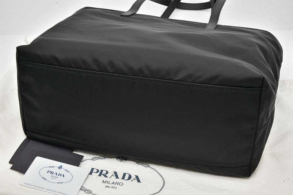 PRADA（プラダ） VELA ナイロン トートバッグ ショルダーバッグ