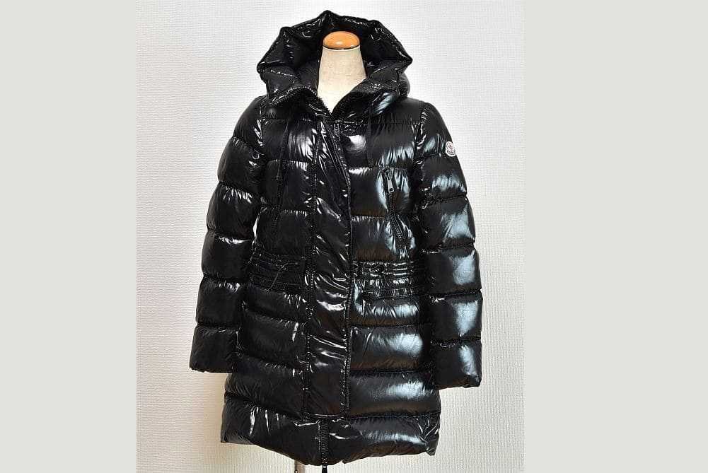 MONCLER（モンクレール） APHRI ダウンコート ナイロン ブラック