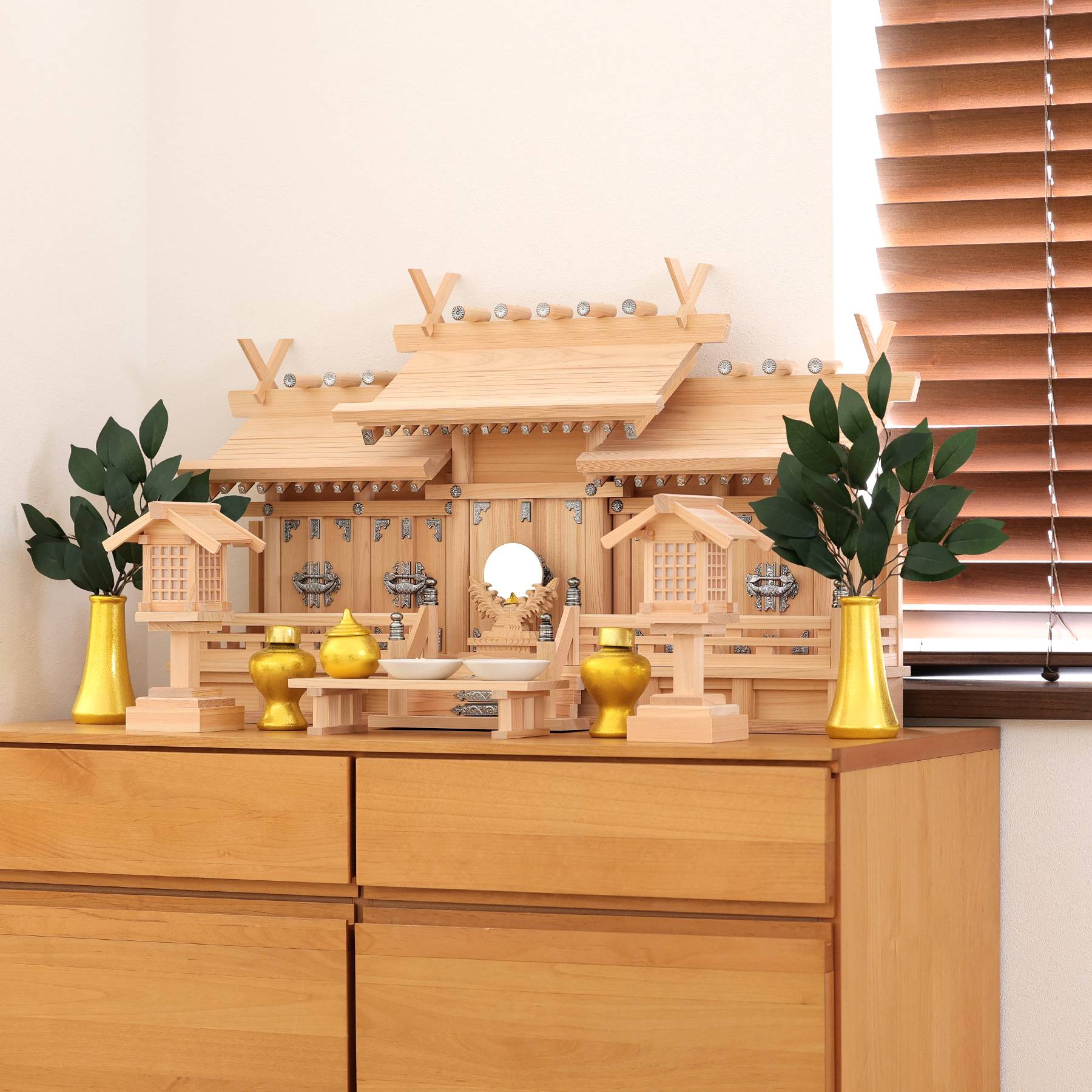 神棚★　ほぼ新品 神棚 神具 仏具 やまこう 神棚 五社 セット 屋根違い 銀風 静御前 金