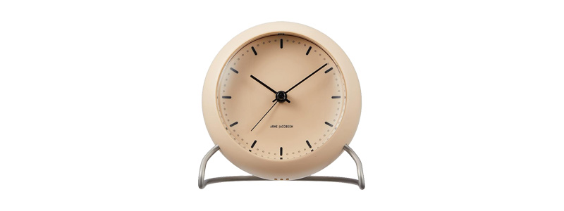 アルネヤコブセン シティホール テーブルクロック サンド AJ43693 ARNE JACOBSEN（アルネ ヤコブセン） 特典付 置き時計 ARNE JACOBSEN