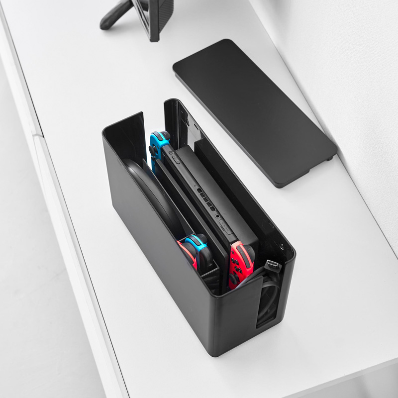 【即日発送】Nintendo Switch 本体 実働　ケース付 tower 特典付 山崎実業 蓋付き重ねられるゲーム機器収納ケース