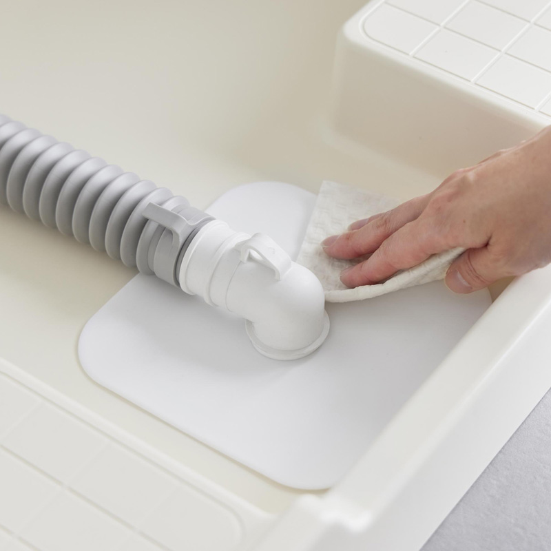 特典付 山崎実業 洗濯機排水トラップホコリ防止カバー プレート 2個セット Plate 排水溝 排水口 排水管 カバー ホワイト 白 1423 新商品 公式 | 山崎実業 | 09