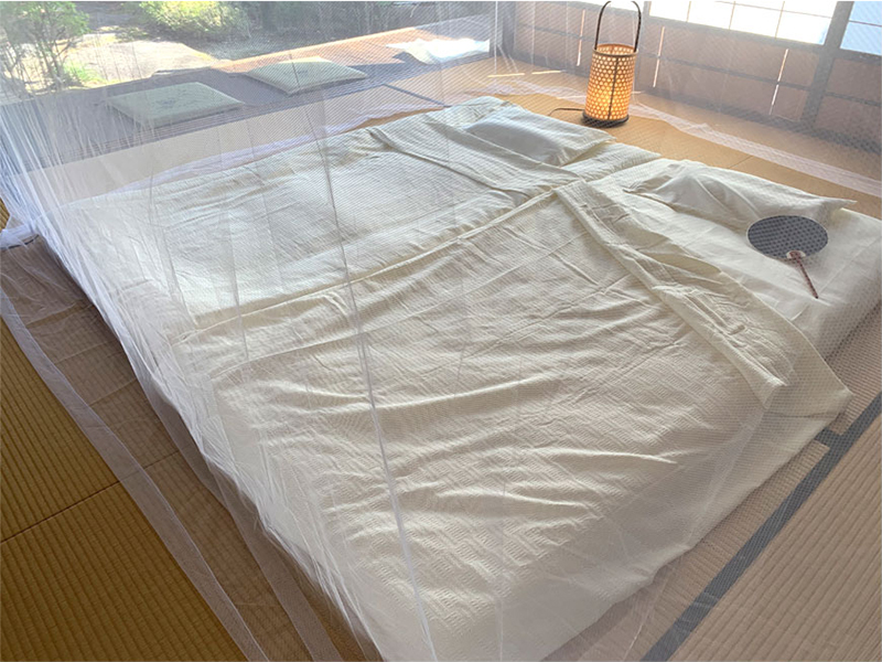 吊り下げ蚊帳
