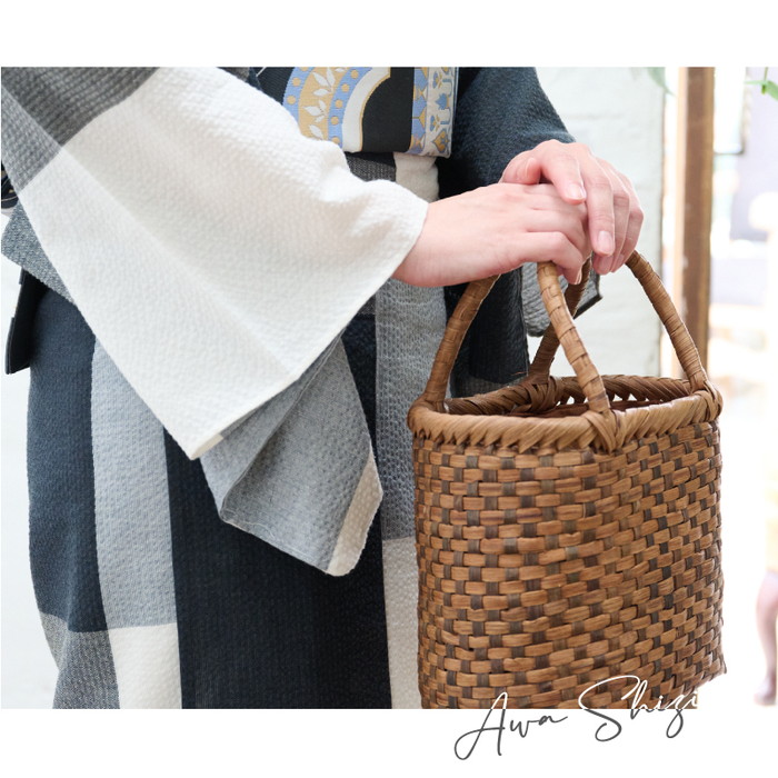 洗える着物 阿波しじら 白と濃淡紺のパズルチェック《お仕立て代込み》しじら織 夏着物 木綿 ブロックチェック 格子 浴衣 日本製 オリジナル No.H50 レディ―ス