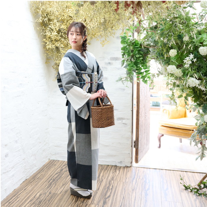 洗える着物 阿波しじら 白と濃淡紺のパズルチェック《お仕立て代込み》しじら織 夏着物 木綿 ブロックチェック 格子 浴衣 日本製 オリジナル No.H50 レディ―ス