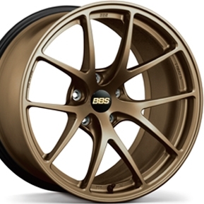 BBS RI-A 7.5J-18 と ミシュラン パイロット スポーツ5 215/40R18の4本