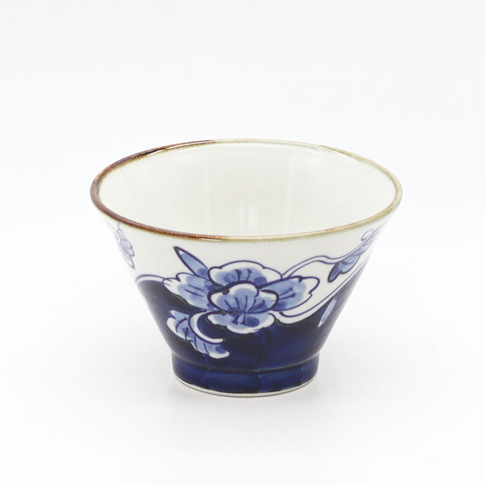 波佐見焼 翔芳窯 568碗 ボタン唐草 18071 茶碗 飯碗 陶器 手描き 西海