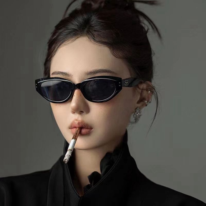 Tiffany & Co. キャットアイサングラス ブラック 61ADvFgz71L._UY1000_.jpg