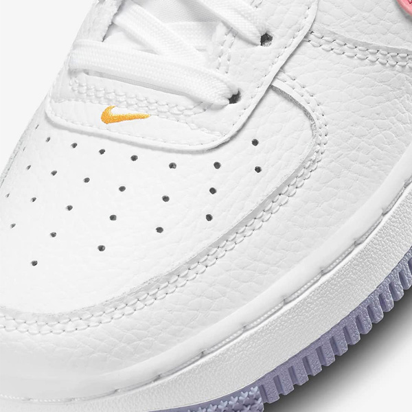 ナイキ GS エア フォース 1 エアフォース1 AF1 レディース スニーカー シューズ 靴 GS AIR FORCE 1 White/Coral Chalk DV7762-100^【nike339】^｜yellow｜06