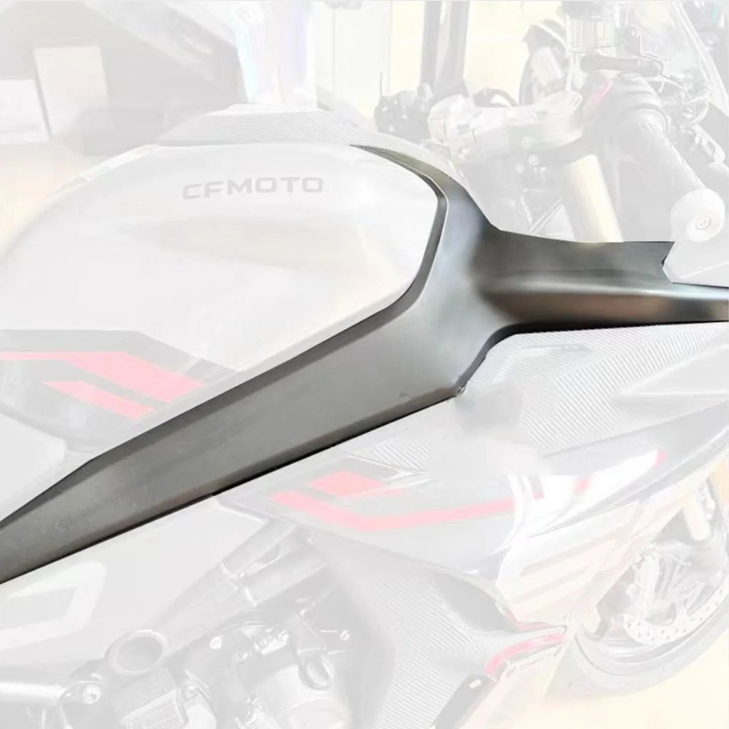 【並行輸入品】バイク燃料タンクカバー 単一ロッカーアーム 燃料タンクシェルガード オリジナルcfmoto 450sr 2023 2024 450srs 450ssの画像