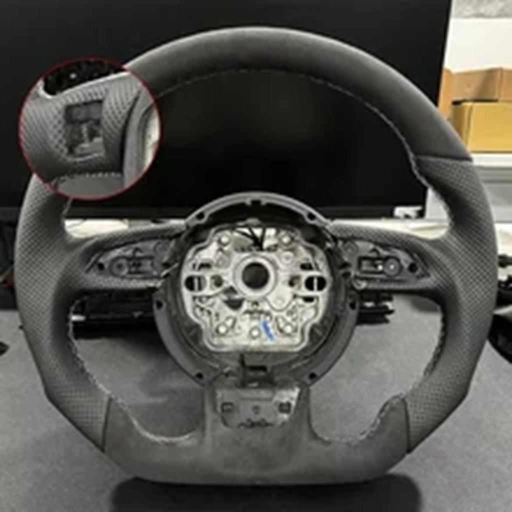並行輸入品 多機能セミパンチングレザーアルカンターラフラットボトムスポーツステアリングホイール アウディA6 C7 A1 A7適合の画像