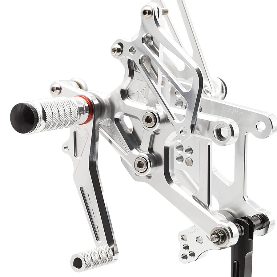 【並行輸入品】 リアペダル カスタム フットレスト ホンダ CBR150 CBR125 CBR 150 125 2011-2017 CNC アルミニウム合金 モーターサイクルの画像