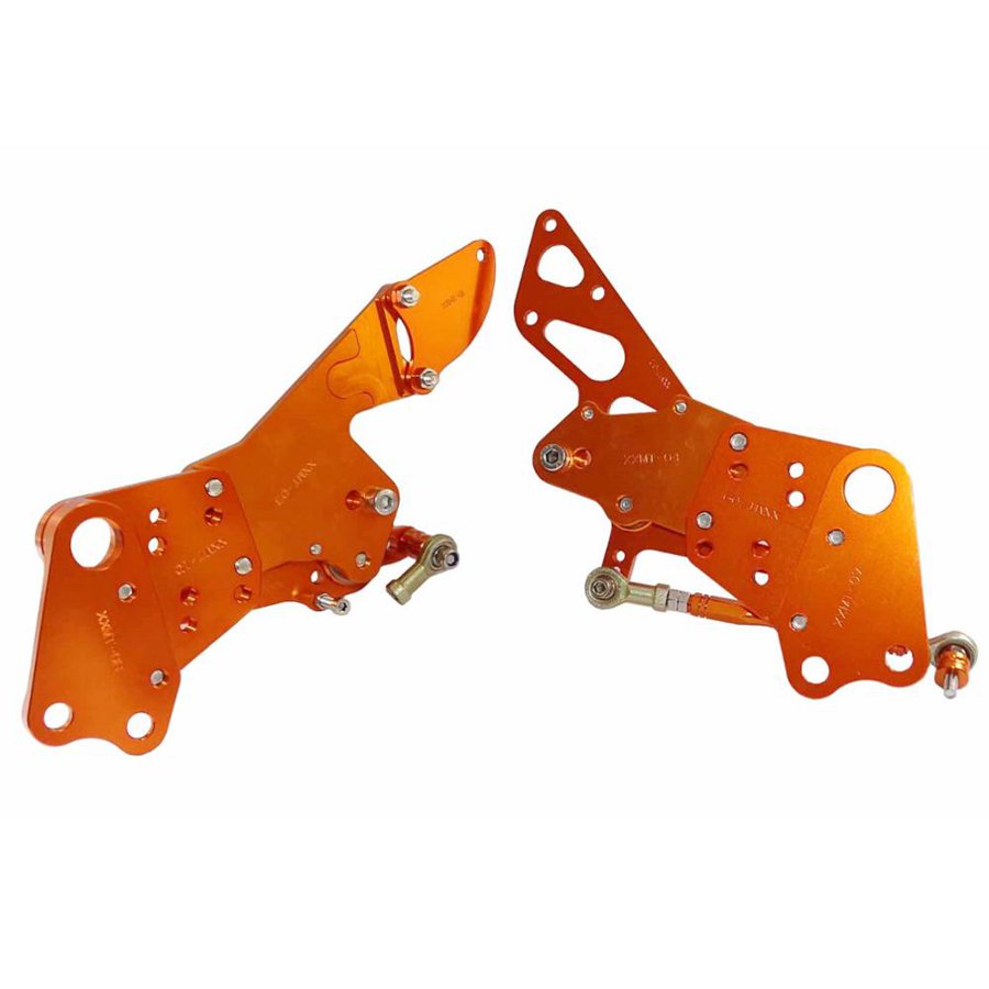 【並行輸入品】 Ktm オートバイ リアフットレストペダル 調整可能 duke TAORIDER-MOTO 125 200 duke125 duke200 duke390 390-2013 2017の画像