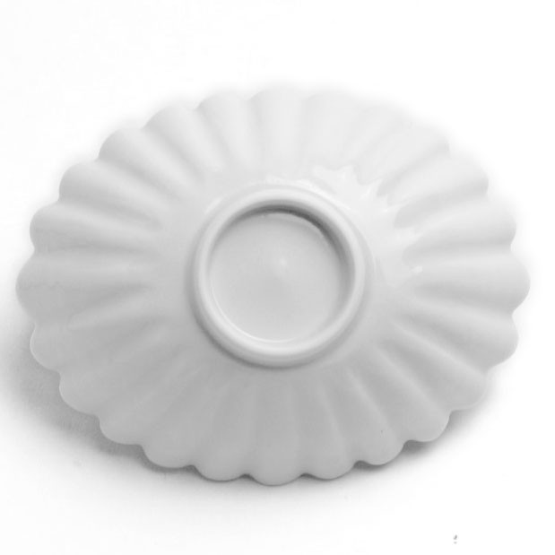 白磁輪花楕円小皿・水野克俊