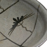 唐津焼・絵唐津松文様丸皿・中村恵子《小皿・5寸・15.0cm》 : 和食器の