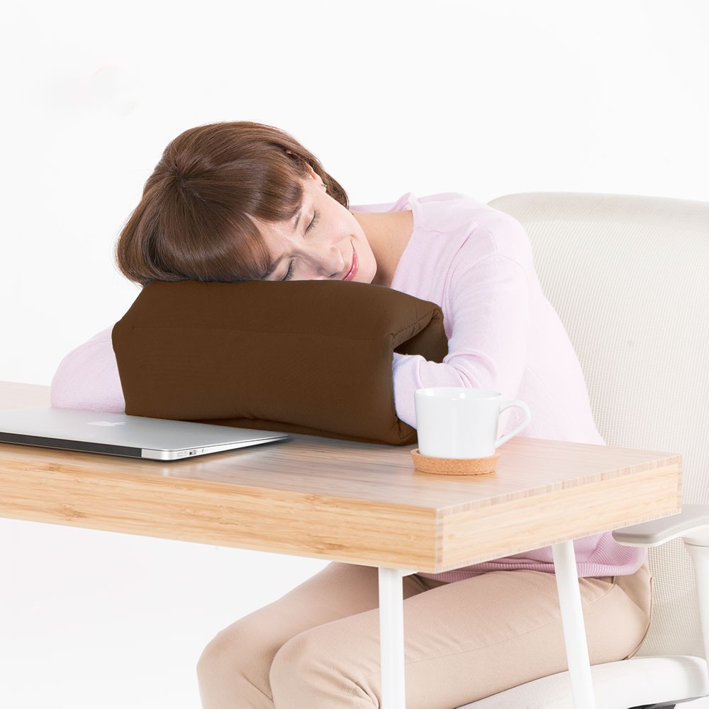 ジッパーで仮眠枕や座布団にも変身する「Yogibo Zipparoll（ヨギボー ジッパロール）」あなたの旅行や仕事をもっと快適にします。｜yogibo-store｜06