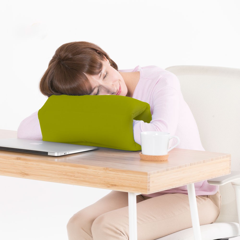 ジッパーで仮眠枕や座布団にも変身する「Yogibo Zipparoll（ヨギボー ジッパロール）」あなたの旅行や仕事をもっと快適にします。｜yogibo-store｜11