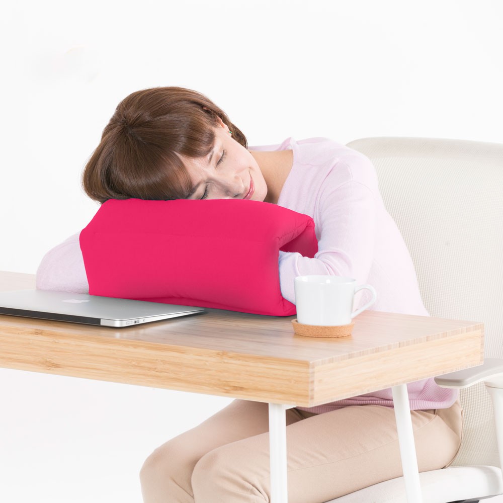 ジッパーで仮眠枕や座布団にも変身する「Yogibo Zipparoll（ヨギボー ジッパロール）」あなたの旅行や仕事をもっと快適にします。｜yogibo-store｜14