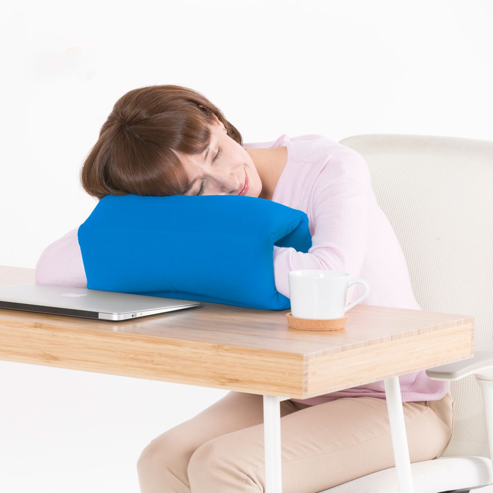 ジッパーで仮眠枕や座布団にも変身する「Yogibo Zipparoll（ヨギボー ジッパロール）」あなたの旅行や仕事をもっと快適にします。｜yogibo-store｜16