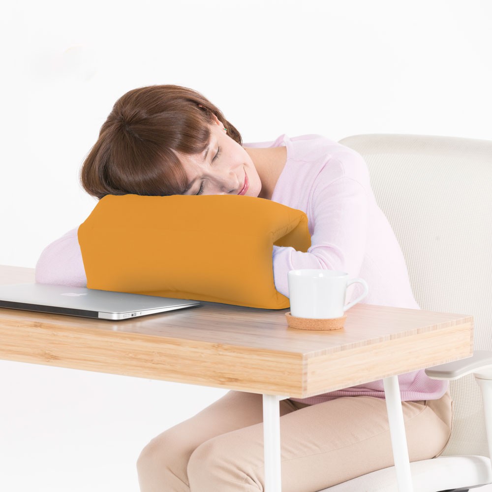 ジッパーで仮眠枕や座布団にも変身する「Yogibo Zipparoll（ヨギボー ジッパロール）」あなたの旅行や仕事をもっと快適にします。｜yogibo-store｜17