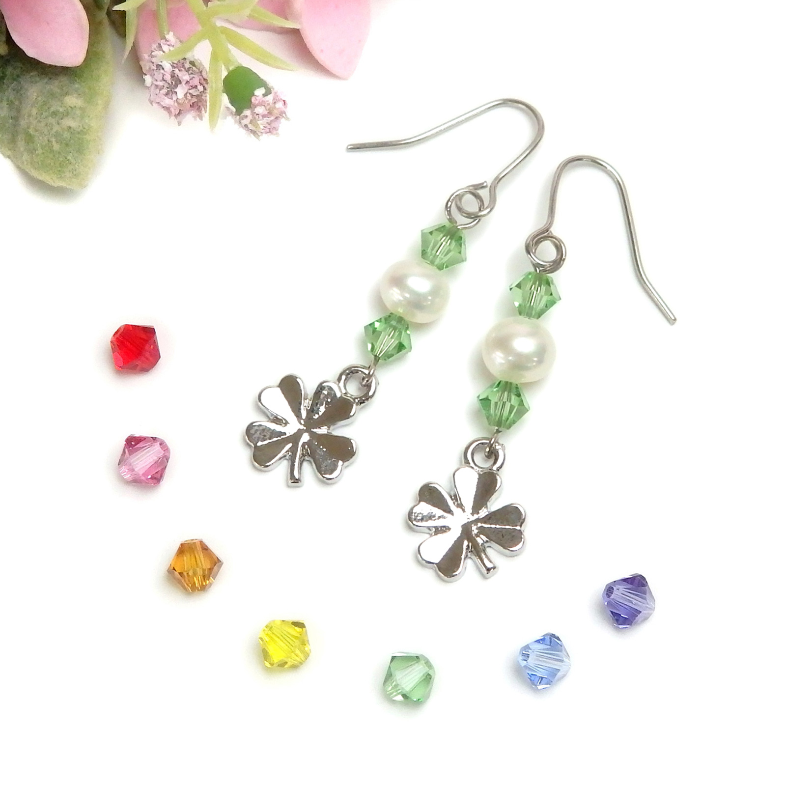 メール便 ピアス イヤリング 四つ葉 クローバー グリーン 七色 