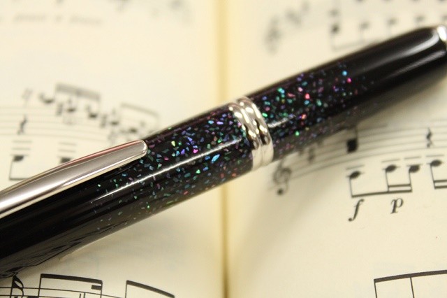 キャップレス　万年筆　URUSHI 漆　螺鈿　ブラック　字幅B オンラインストア】入荷！キャップレス螺鈿 | 石丸文行堂 文房具