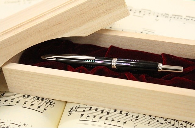 PILOT（文具） 細字中字在庫有 PILOT 万年筆 キャップレス螺鈿