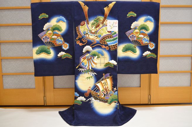 お宮参り 着物 男 正絹初着 男の子産着 祝着 兜 金箔 宝船 紺地 om-m