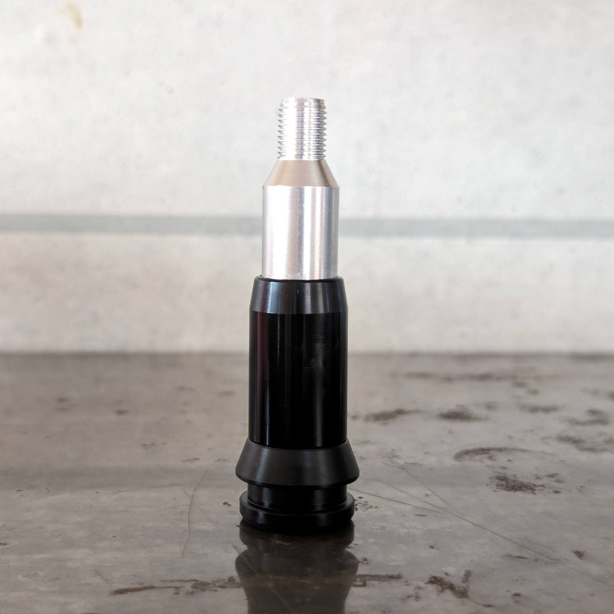 ネコポス配送】取付穴拡張＆解決部品付き 汎用品 12mm・18mm