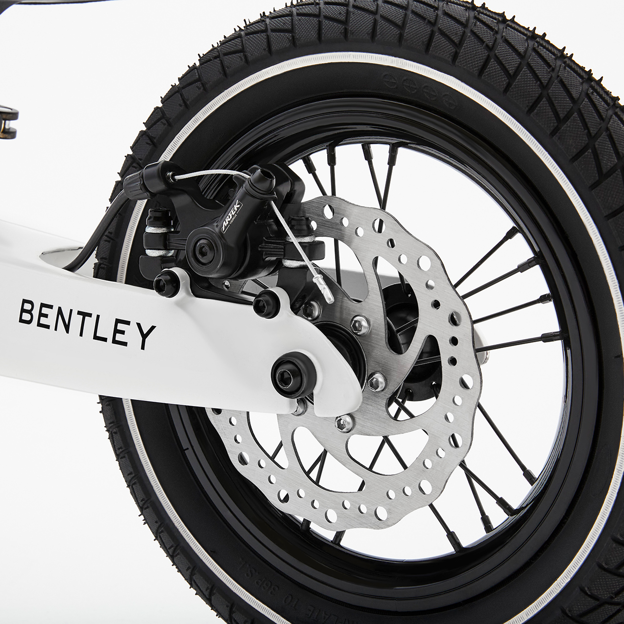 【正規販売店】 Bentleyバランスバイク ベントレー 3歳 誕生日 クリスマス プレゼント キックバイク キッズバイク ペダルなし ブレーキ付き 黒 白 1年保証 yct｜youplus-corp｜09