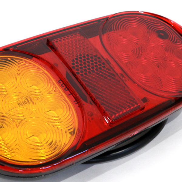 トラック用　LEDテールライト　左右未使用品 トラック テールランプ LED 3連 角型 テールライト デコトラ 左右
