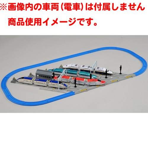 トーマス　プラレール 車両6台と車両基地のセット プラレール かっこよく車両を並べよう！車両基地レールセット