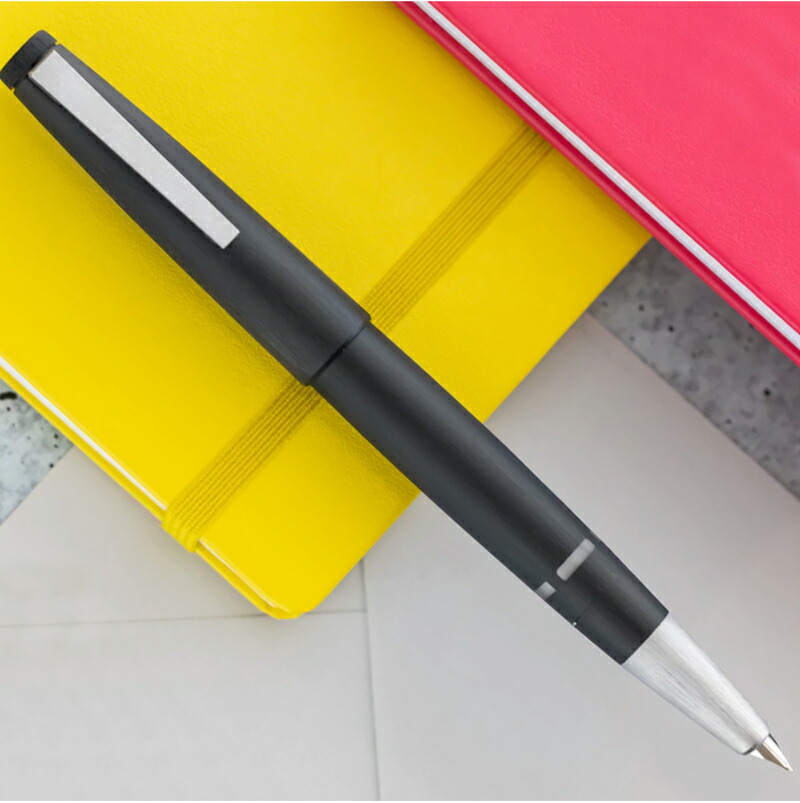 【あす楽】名入れ 万年筆 ラミー LAMY 2000 モークローン ブラック 14金プラチナ仕上げ ピストン吸入式 L01  EF極細字/F細字/M中字/B太字 ギフト 高級筆記具