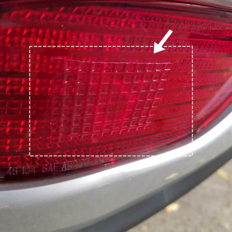 ハイゼット　左LEDヘッドライト レンズ面小キズ程度、裏面、取り付け部割れ無し カーライト補修キット 赤透明黄3枚セット クリアレンズ テールライト