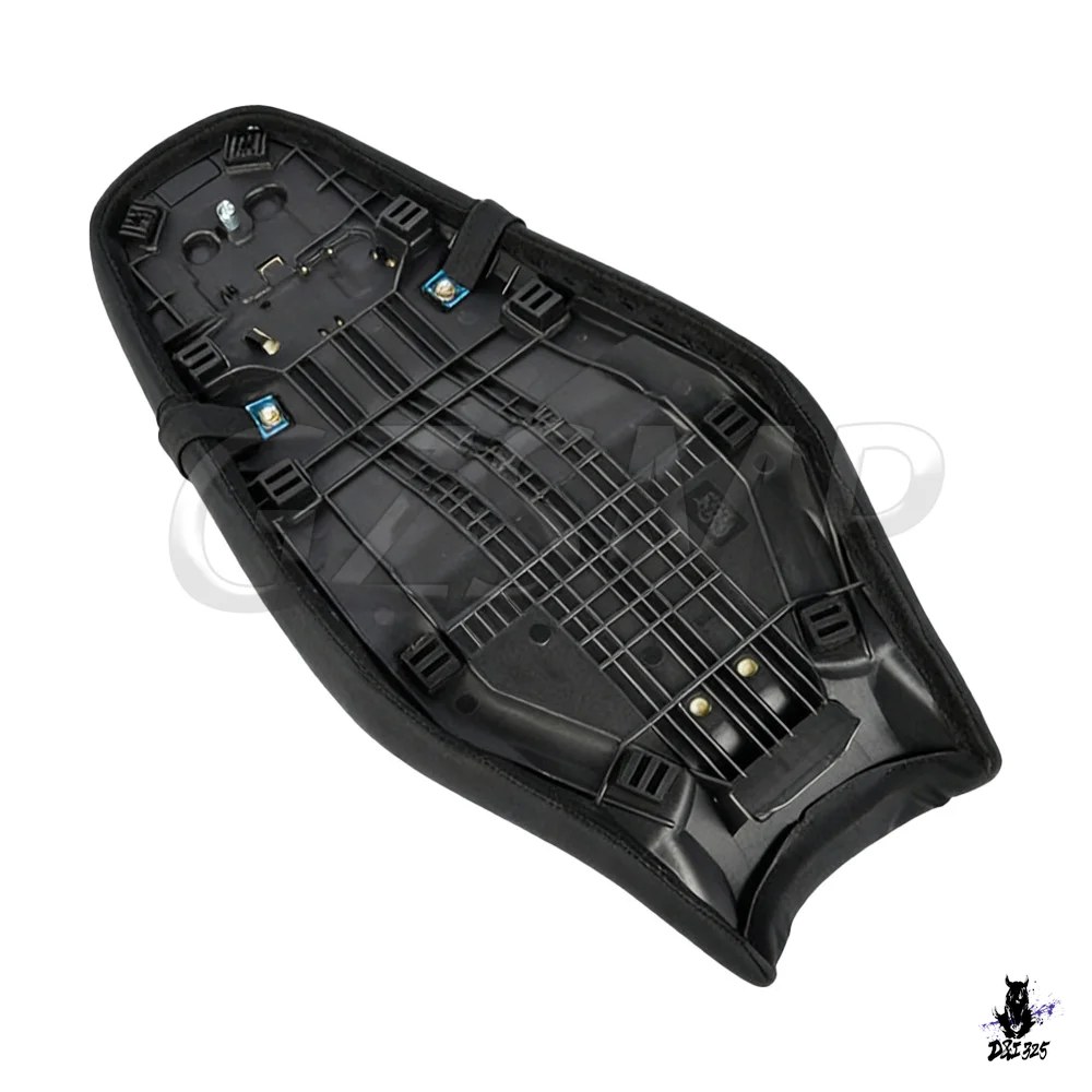 互換品 トライアンフ SPEED 400/SCRAMBLER 400X 用 一体型シート 2024