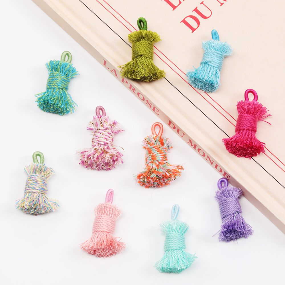 タッセルチャーム 刺繍糸ミニタッセル タッセルパーツ ピアス