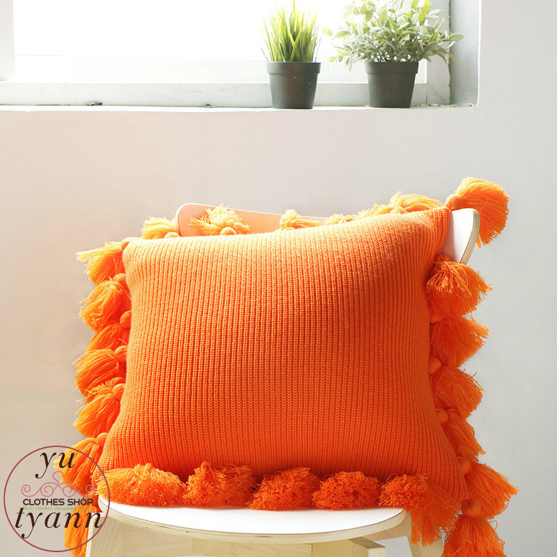 ByON pompomクッション ポンポンクッション