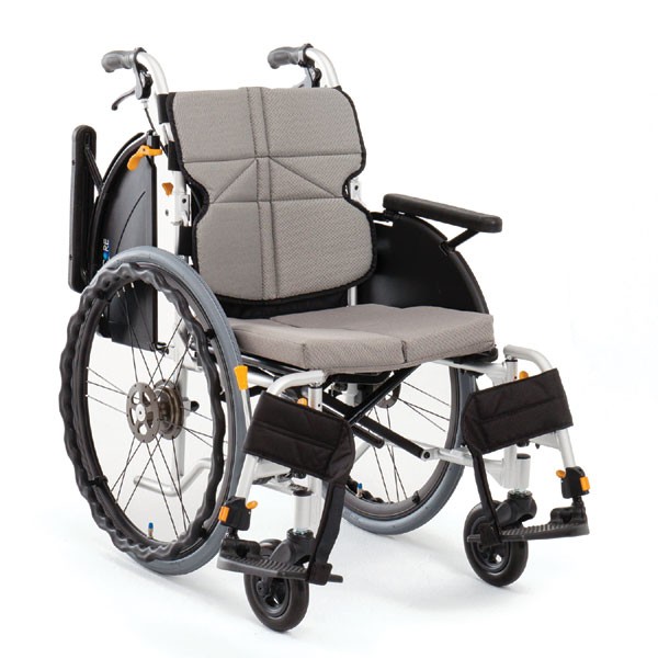 コンパクトに折畳み可能！松永製作所の自走式車椅子！ - その他