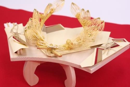 顔合わせ 婚約記念品 指輪台(木製・扇台付)B 宝船 3品赤・基本セット