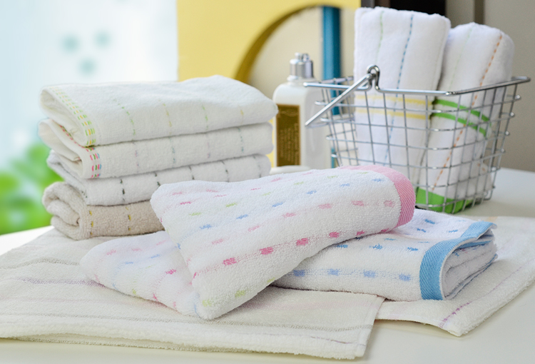 220匁無撚糸フェイスタオル BWドット 約34×75cm 中国製 爆買 : タオル