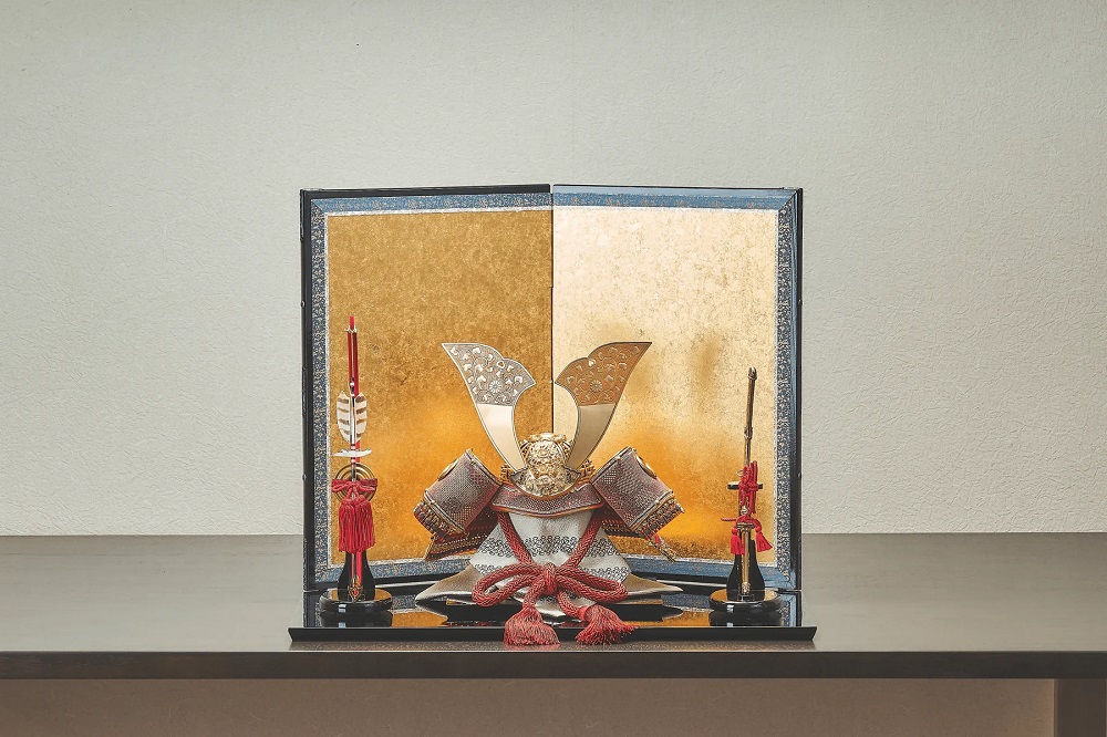 オリジナル五月人形　金時兜差 五月人形 兜平飾り ぼかし金に金色に鏨彫の大兜 SG-4912 創作作品