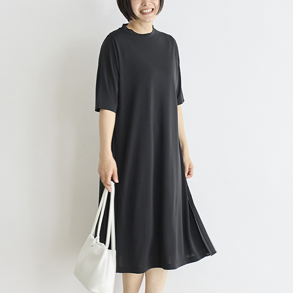 Kurihara harumi 強撚プリーツ五分袖ワンピースワンピース 強撚スムース脇プリーツ五分袖ワンピース(M ブルー)｜ワンピース