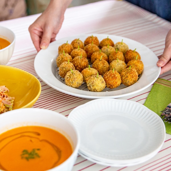 share with Kurihara harumi 網付きラウンドリムプレート 白 栗原