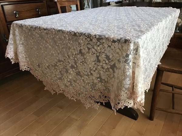 シェルピンクフラワー テーブルクロス 直径145cm 配膳用品 キッチンファブリック テーブルクロス wk2021-n2 刺繍 レースの画像