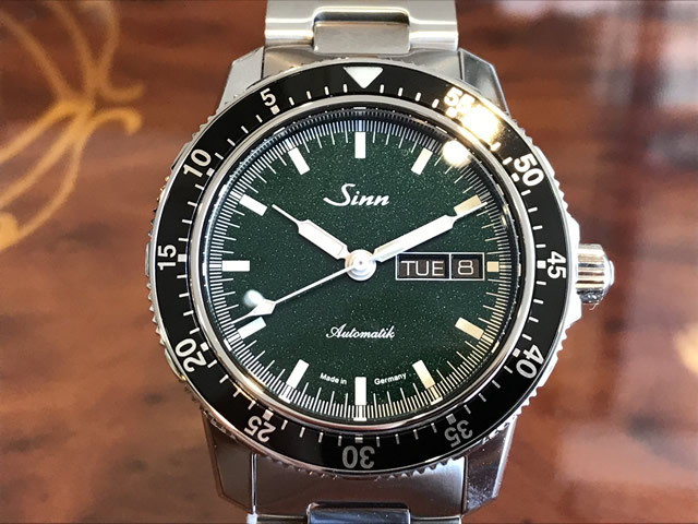 ジン 腕時計 SINN 2021年新作 Sinn 104.ST.SA.IG 鮮やかなグリーンメタリック文字盤 お手続き簡単な分割払いも承ります